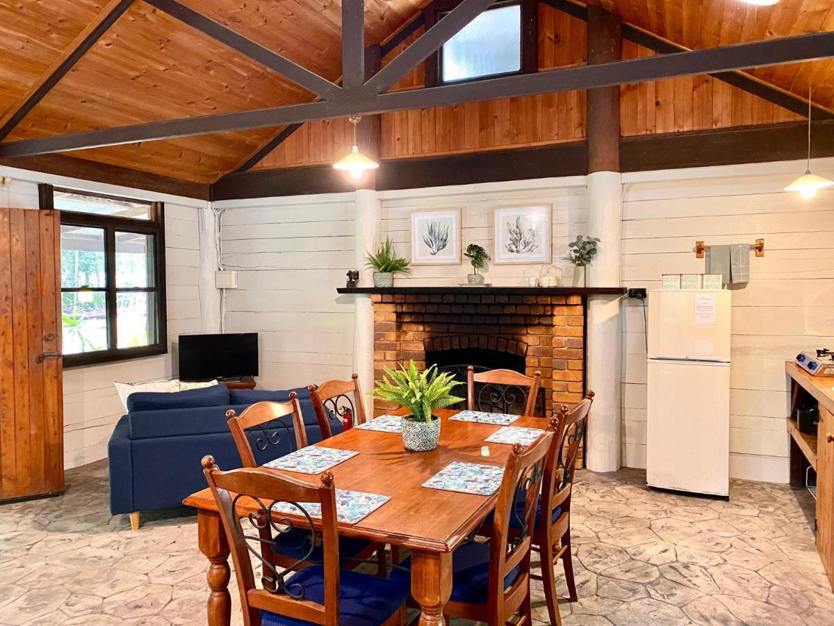 Ferns Hideaway Resort Byfield Extérieur photo